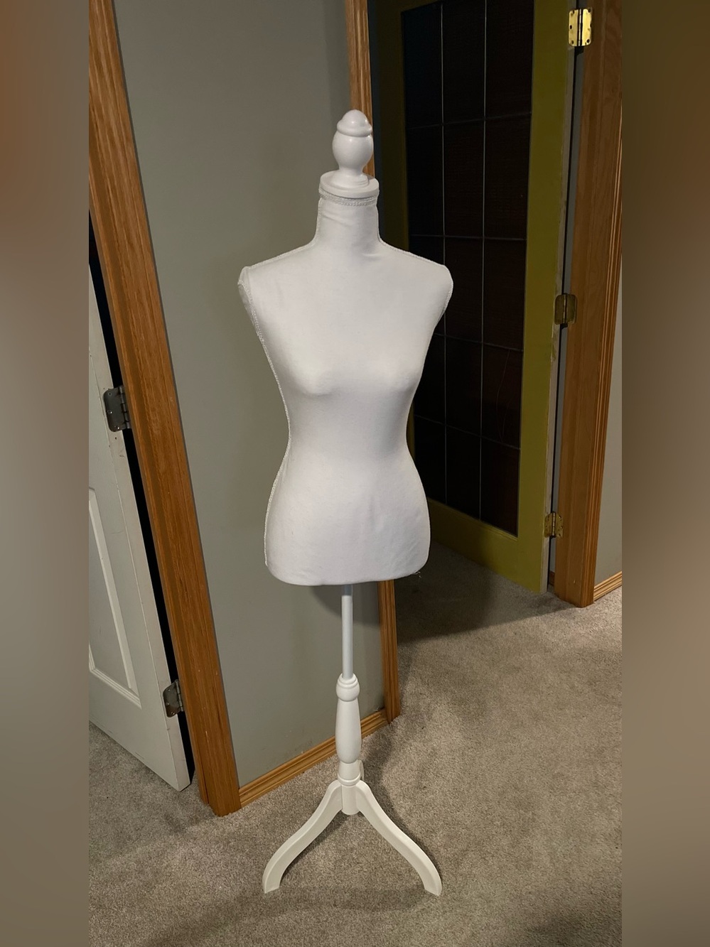 SHEIN White Female Dress Form Mannequin on Tripod Stand